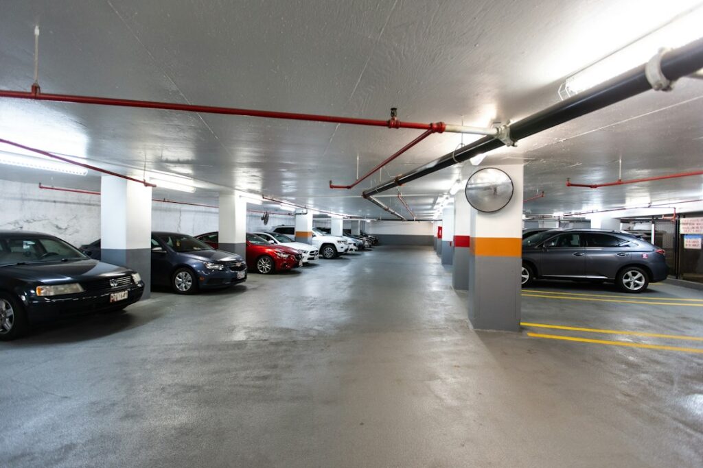 Parking w Kazimierzu Dolnym i dojście na rynek