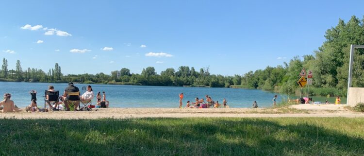 Wyjazd z parkingu przy Spodku w Katowicach po wydarzeniu